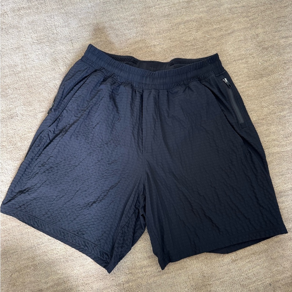 Men’s lulu lemon athletic shorts